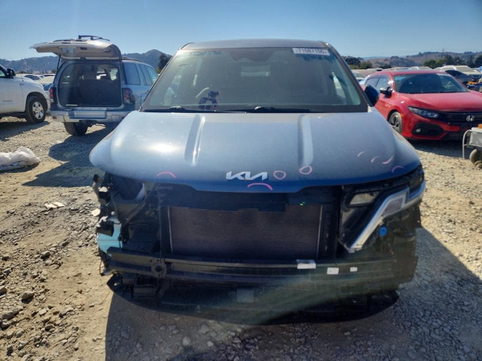 2023 KIA CARNIVAL EX 5