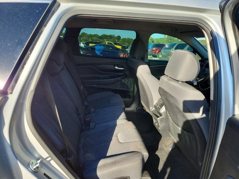 2019 HYUNDAI SANTA FE SE 11