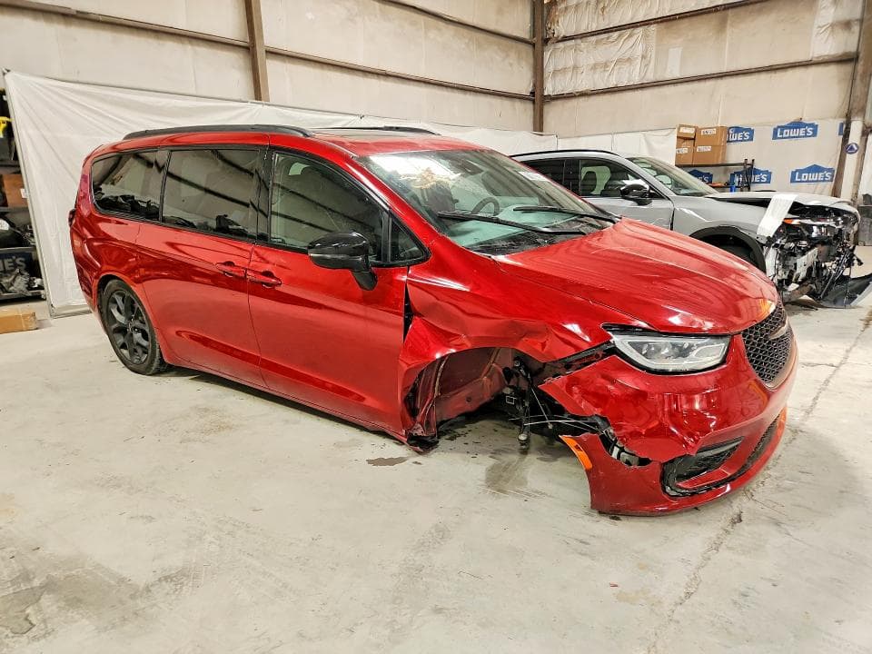 2025 CHRYSLER PACIFICA LIMITED 4