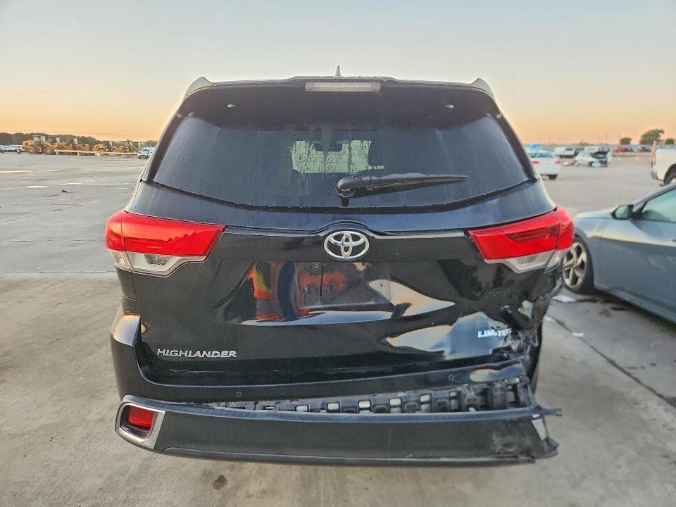 2017 TOYOTA HIGHLANDER LIMITED 6