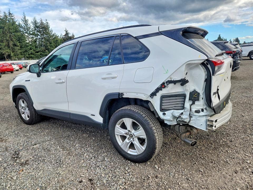 2021 TOYOTA RAV4 XLE 2