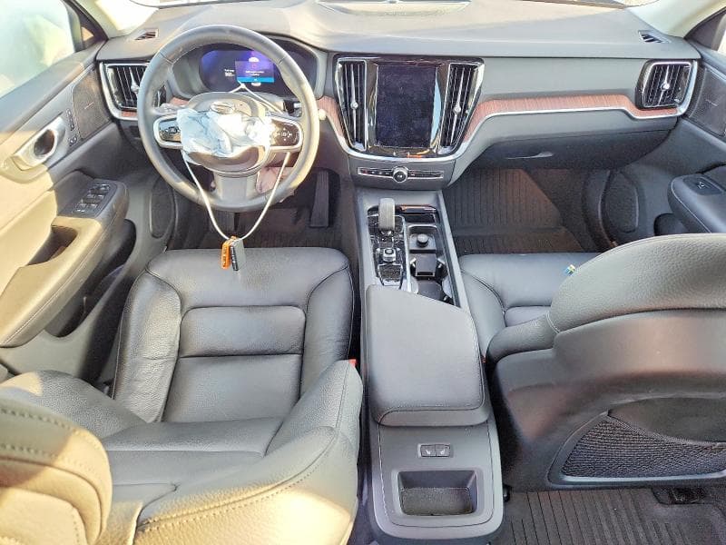 2024 VOLVO S60 PLUS 8