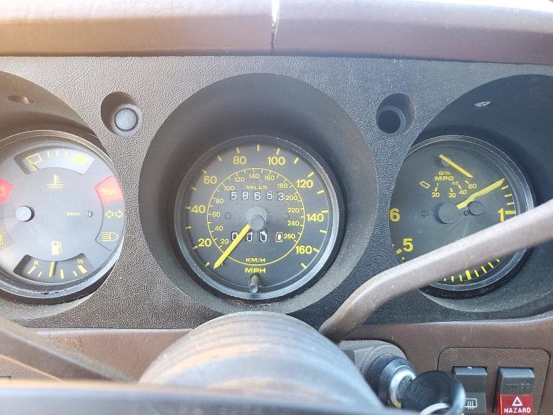 1984 PORSCHE 944 9