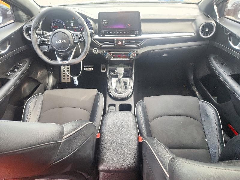 2023 KIA FORTE GT LINE 8