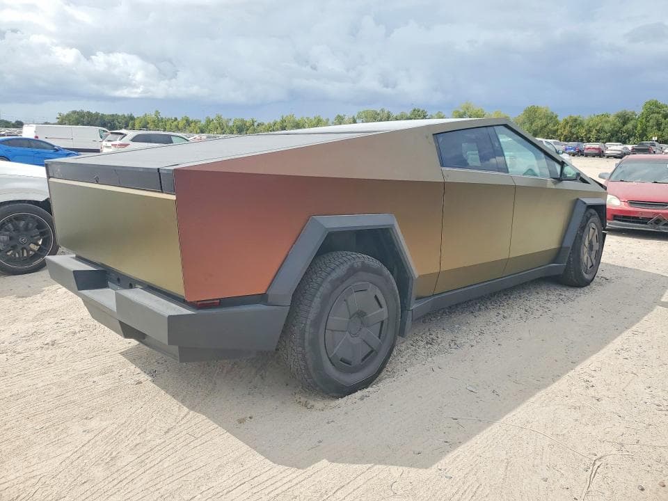 2024 TESLA CYBERTRUCK 3
