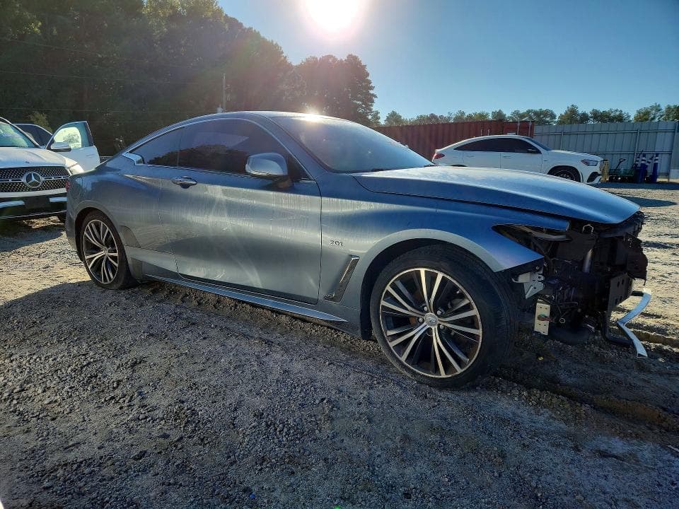 2017 INFINITI Q60 2.0T PREMIUM 4