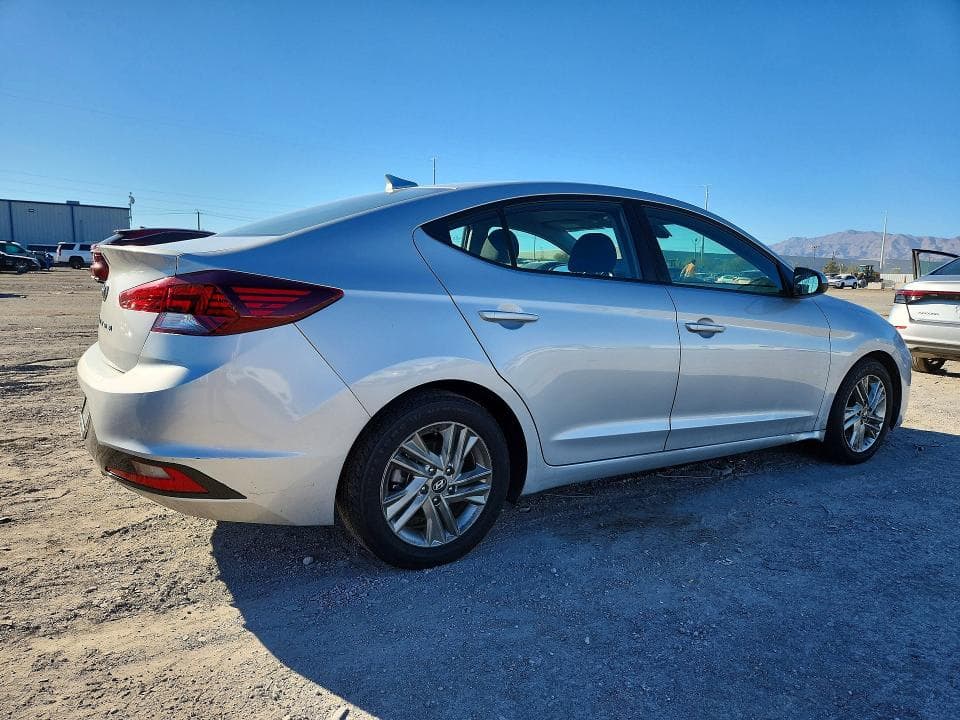 2019 HYUNDAI ELANTRA SEL 3