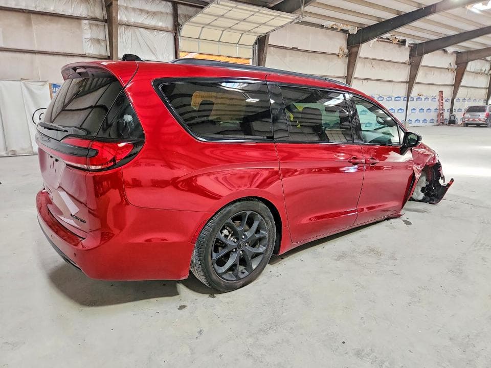 2025 CHRYSLER PACIFICA LIMITED 3
