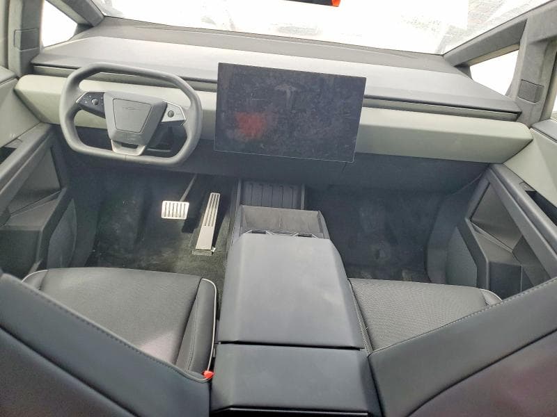 2024 TESLA CYBERTRUCK 8