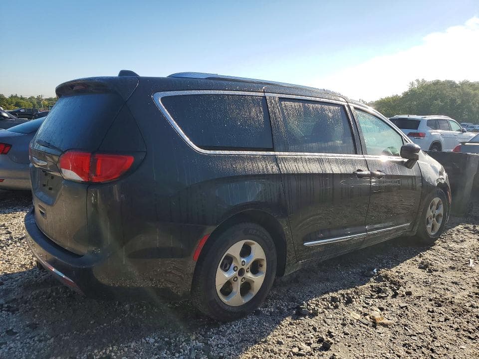 2017 CHRYSLER PACIFICA 3