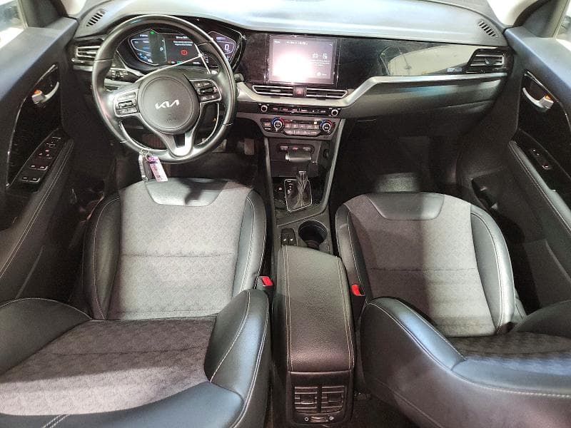 2022 KIA NIRO EX 8