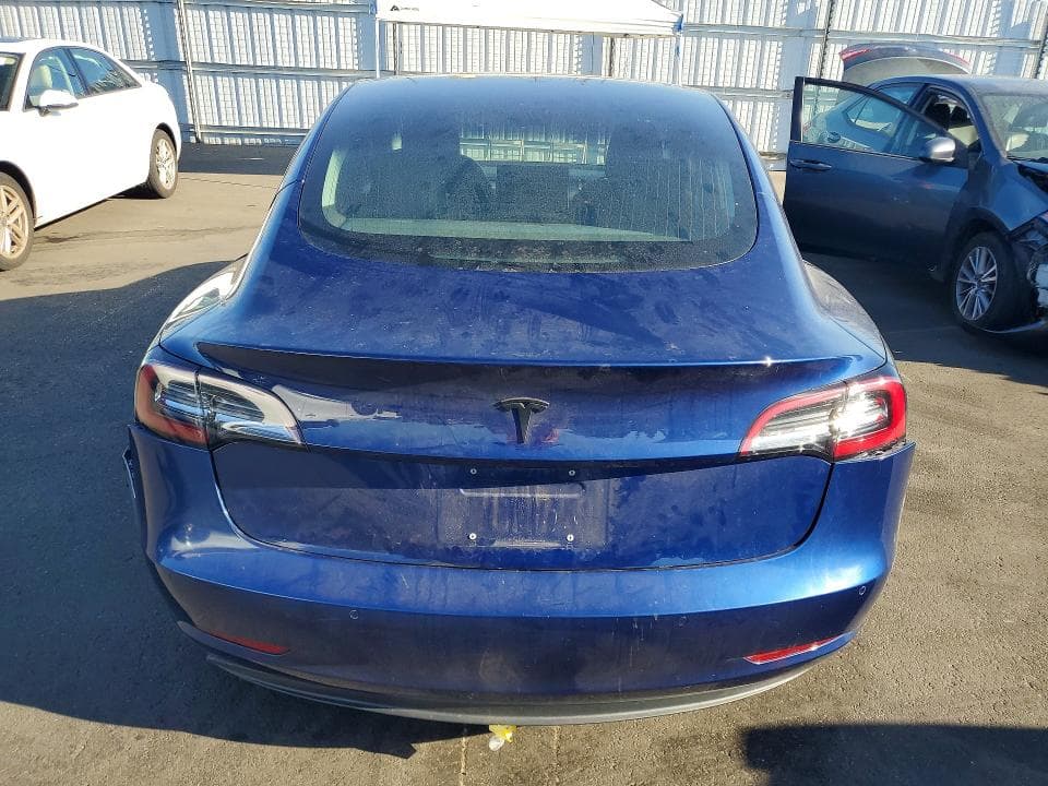 2018 TESLA MODEL 3 6