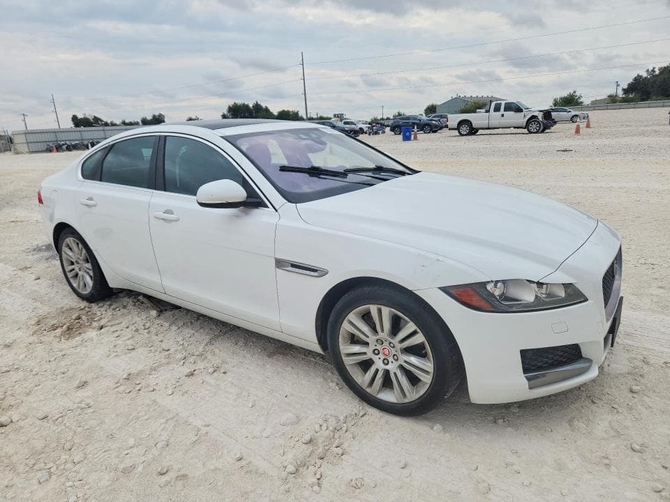 2017 JAGUAR XF 4