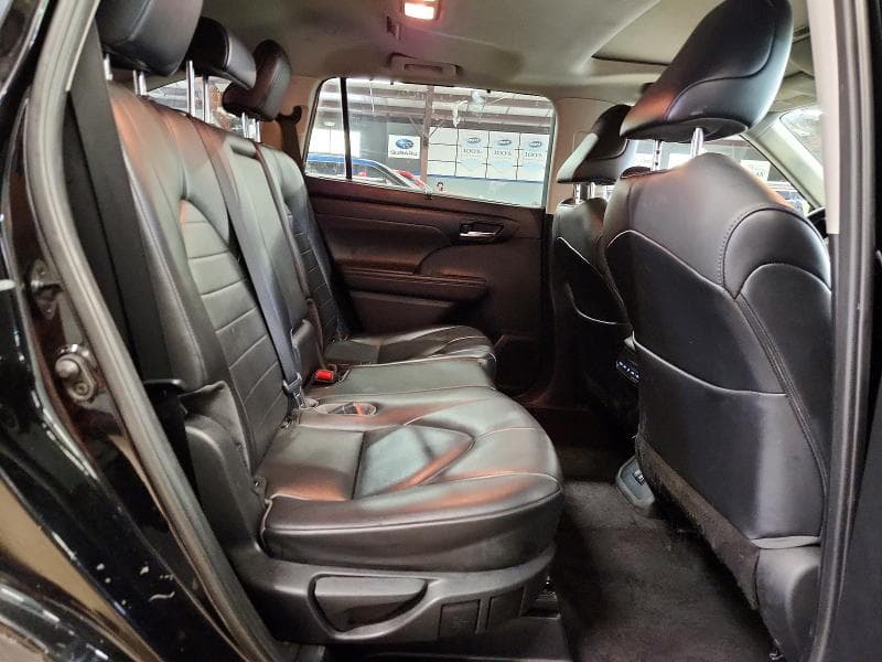 2021 TOYOTA HIGHLANDER XLE 11