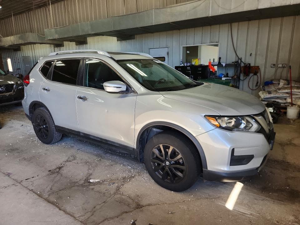 2017 NISSAN ROGUE SV 4