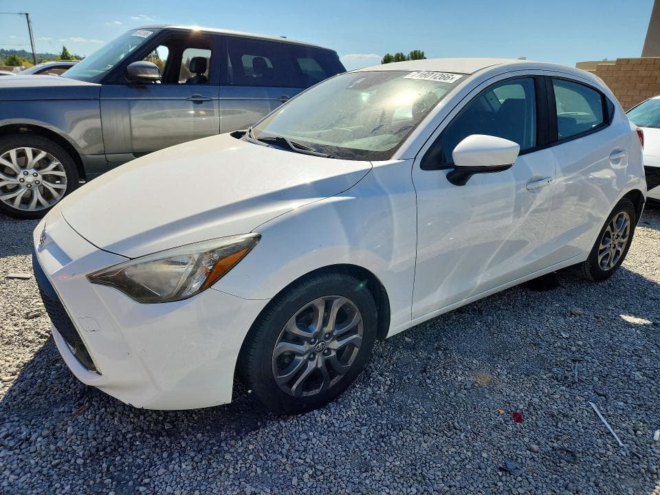 2020 TOYOTA YARIS HATCHBACK LE
