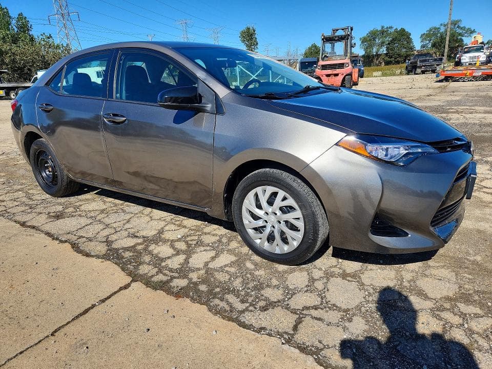2018 TOYOTA COROLLA LE 4