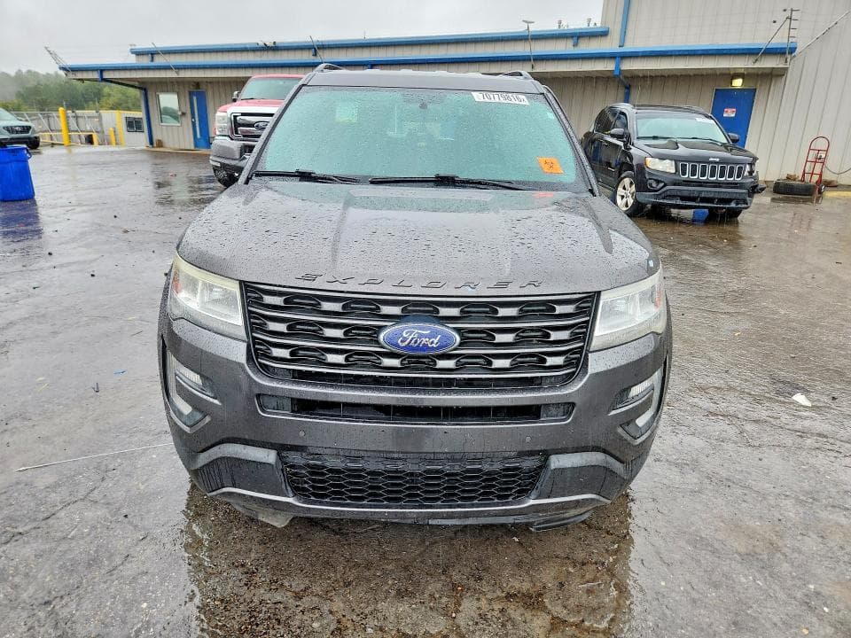 2017 FORD EXPLORER XLT 5