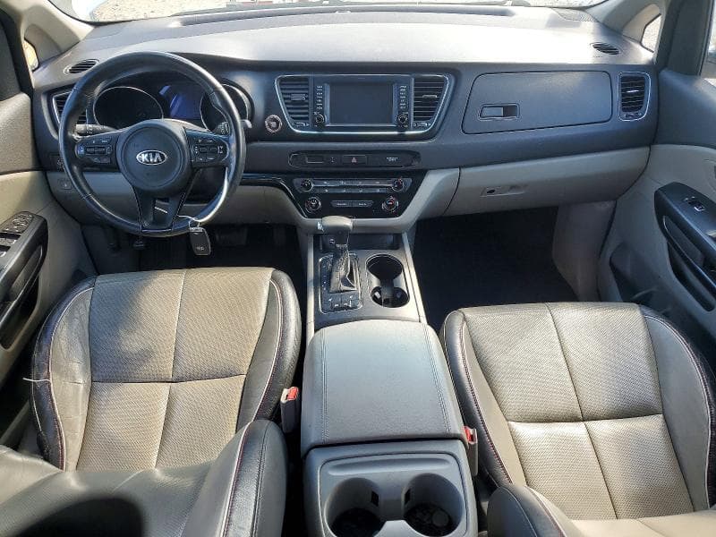 2017 KIA SEDONA LX 8