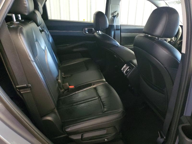 2022 KIA SORENTO S 11