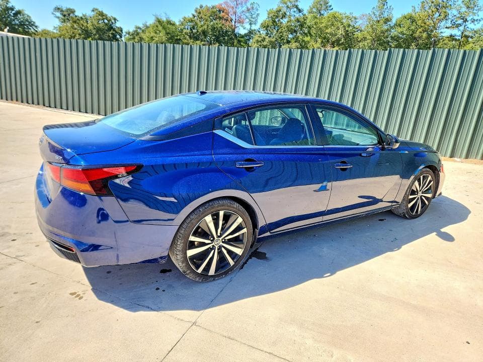2022 NISSAN ALTIMA SR 3
