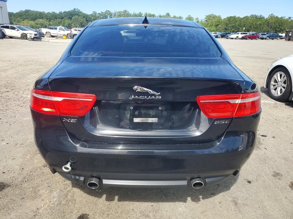 2017 JAGUAR XE 6