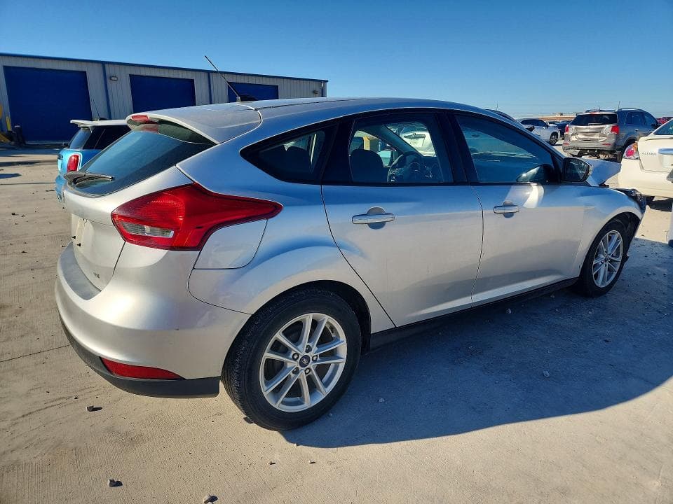 2017 FORD FOCUS SE 3