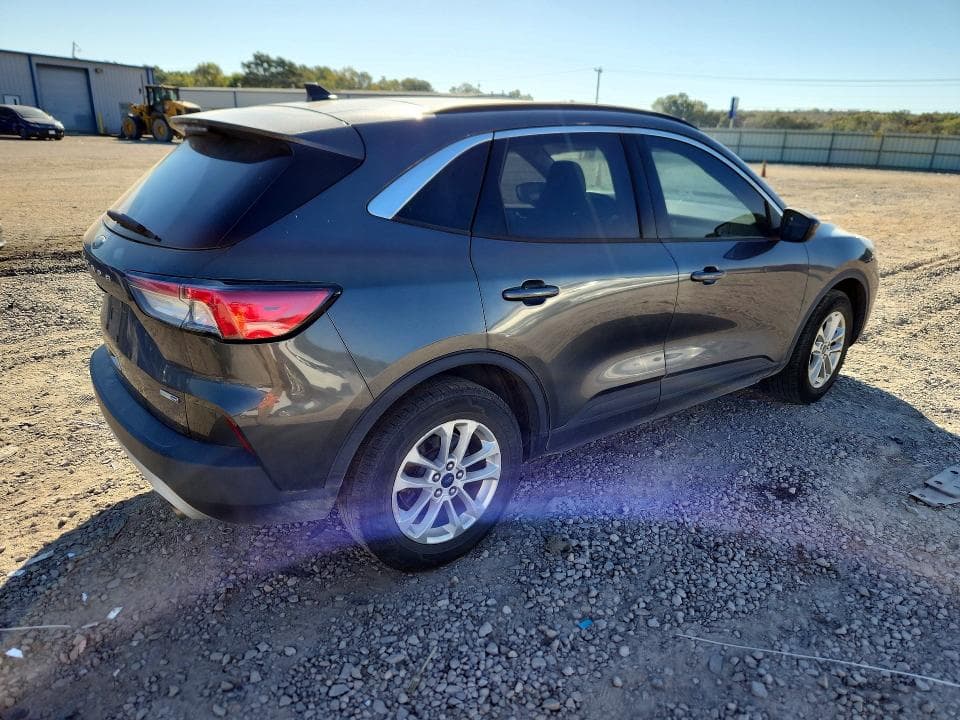 2020 FORD ESCAPE SE 3