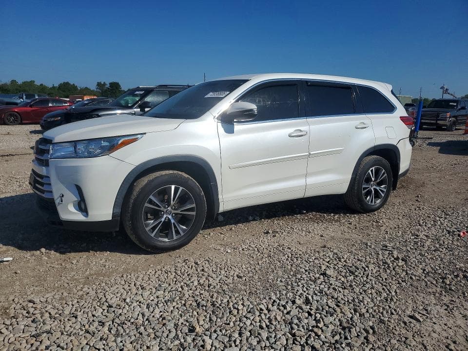 2017 TOYOTA HIGHLANDER LE PLUS - 1