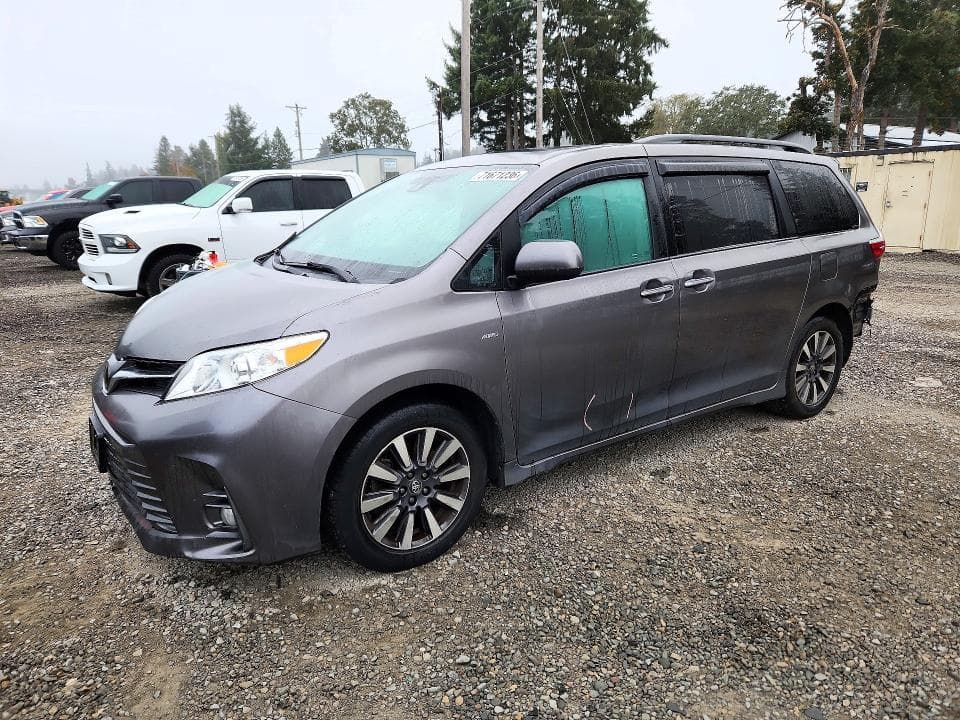 2018 TOYOTA SIENNA XLE 7-PASSENGER
