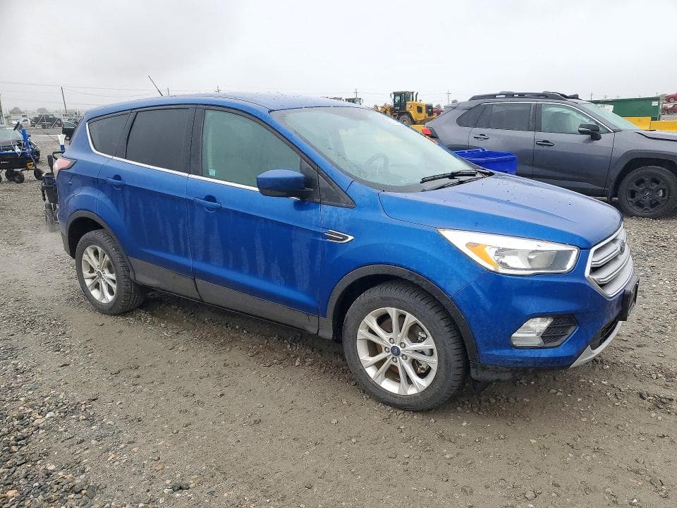 2017 FORD ESCAPE SE 4