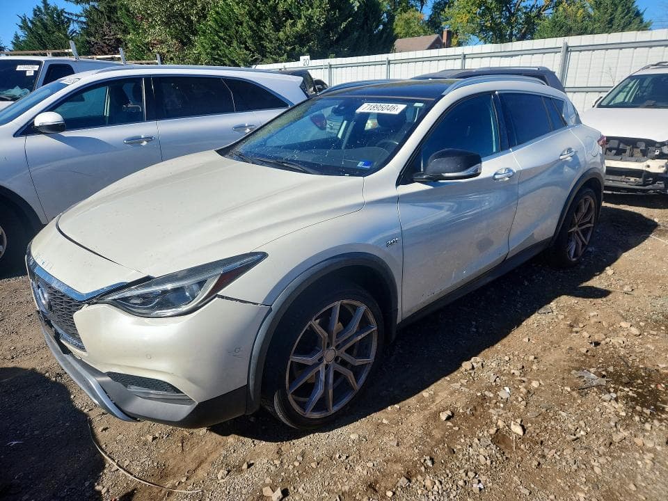 2017 INFINITI QX30 PREMIUM - 1
