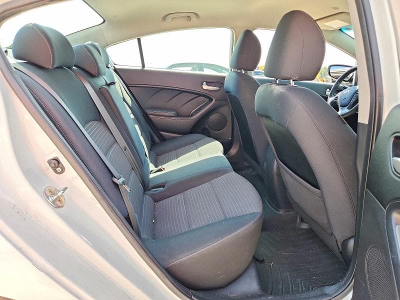 2017 KIA FORTE LX 10