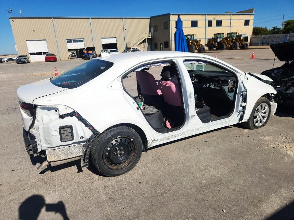 2023 TOYOTA COROLLA LE 3