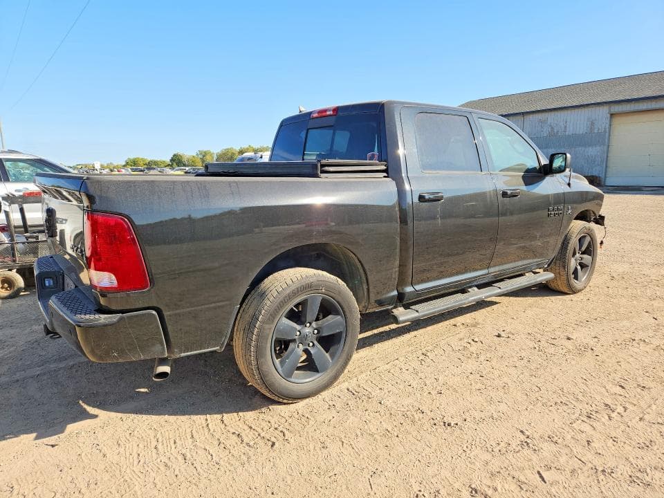 2018 RAM 1500 SLT 3