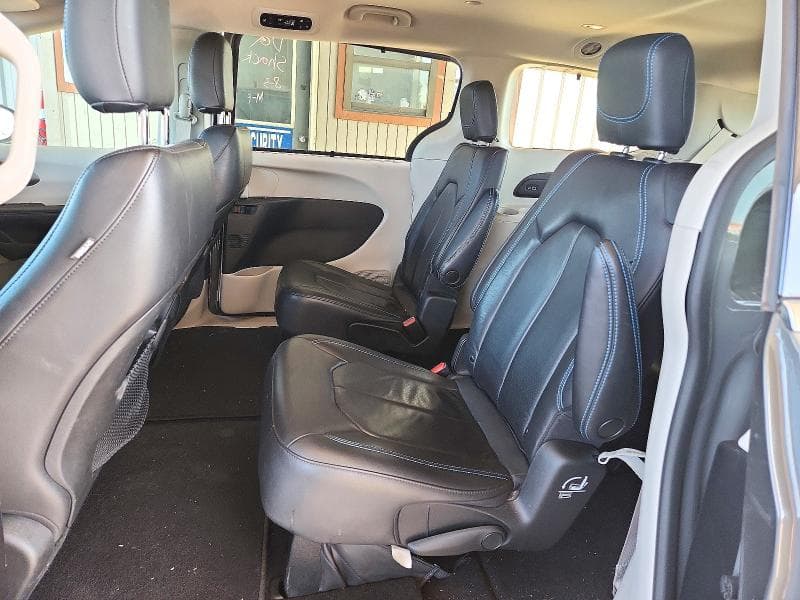 2021 CHRYSLER PACIFICA TOURING L 11