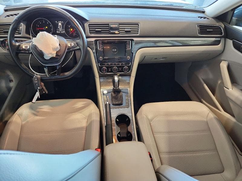 2018 VOLKSWAGEN PASSAT SE 8