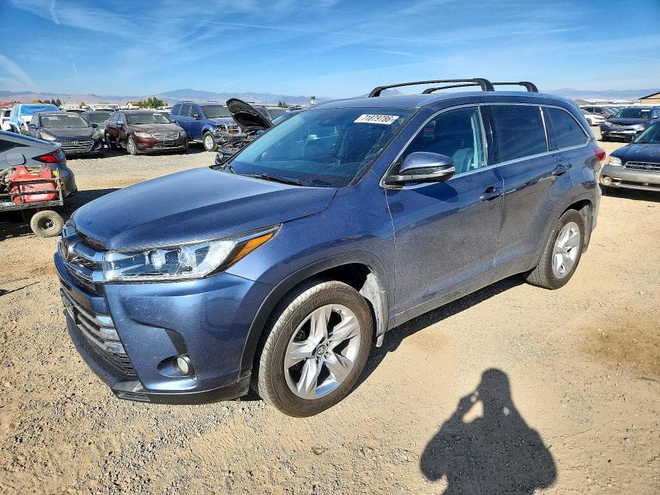 2017 TOYOTA HIGHLANDER LIMITED