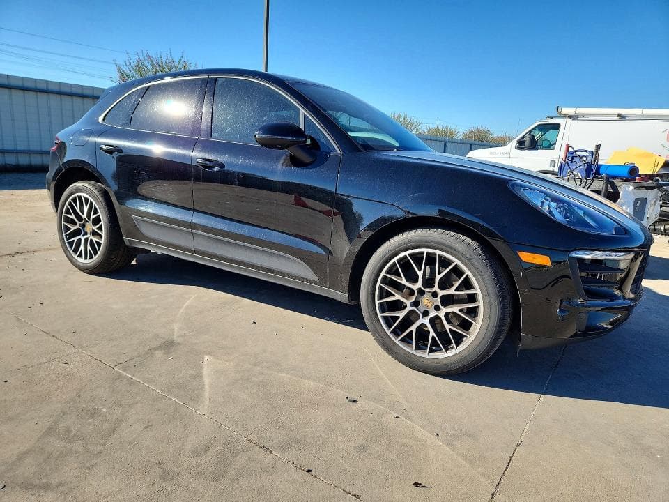 2018 PORSCHE MACAN 4