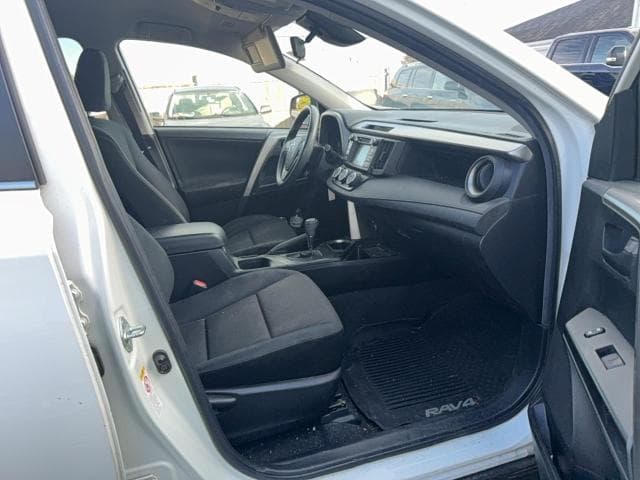 2017 TOYOTA RAV4 LE 5