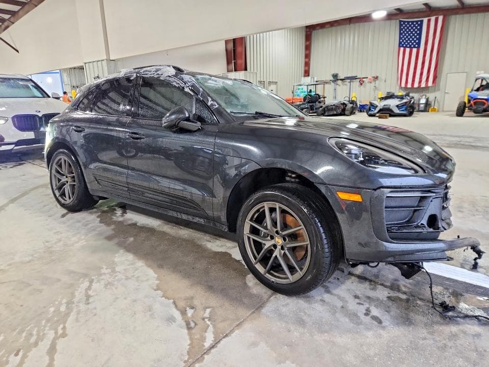 2026 PORSCHE MACAN BASE 4