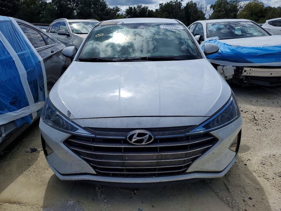 2019 HYUNDAI ELANTRA SE 5