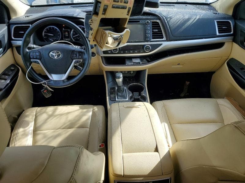 2018 TOYOTA HIGHLANDER XLE 8