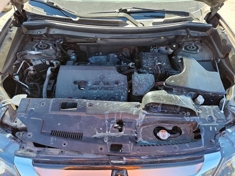 2017 MITSUBISHI OUTLANDER ES 12