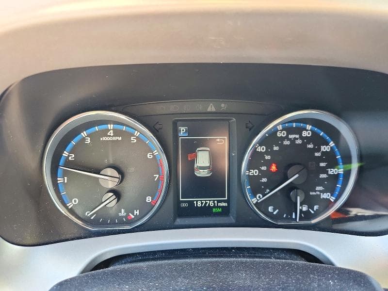 2017 TOYOTA RAV4 LIMITED 9