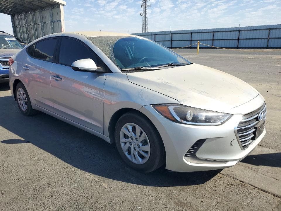 2017 HYUNDAI ELANTRA SE 4