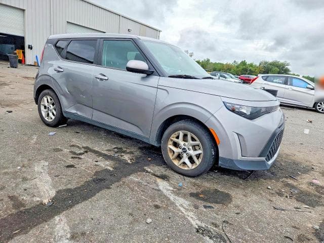 2023 KIA SOUL LX 4