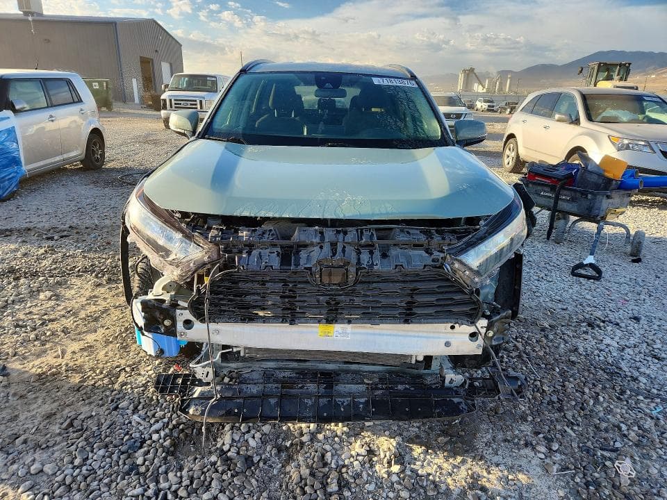2021 TOYOTA RAV4 XLE 5