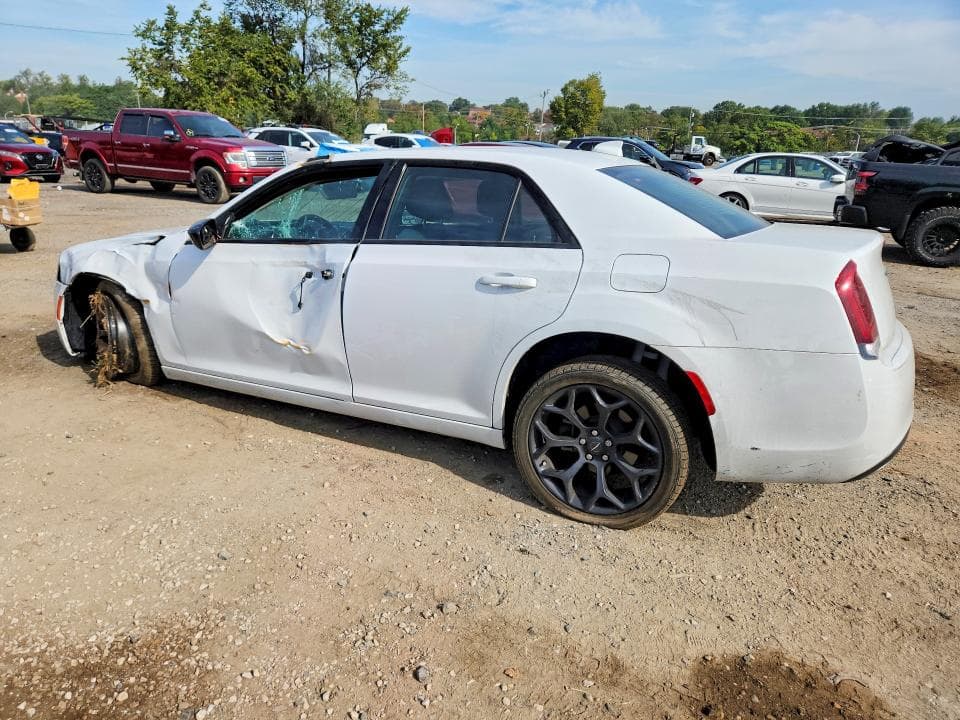 2019 CHRYSLER 300 TOURING 2