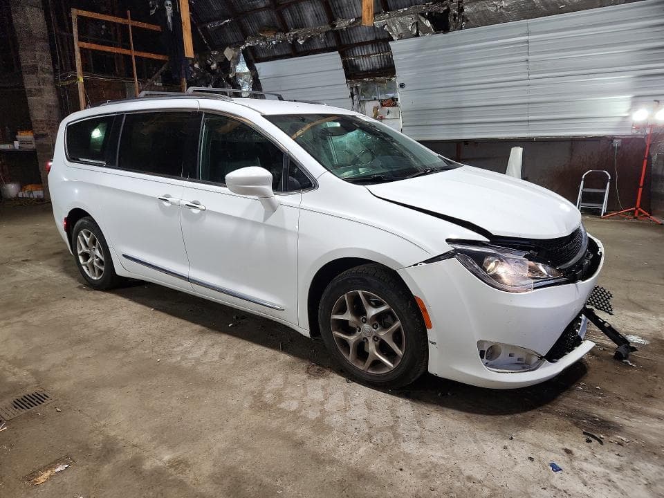 2020 CHRYSLER PACIFICA TOURING L 4